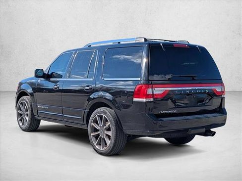Used 2017 Lincoln Navigator Reserve image 7