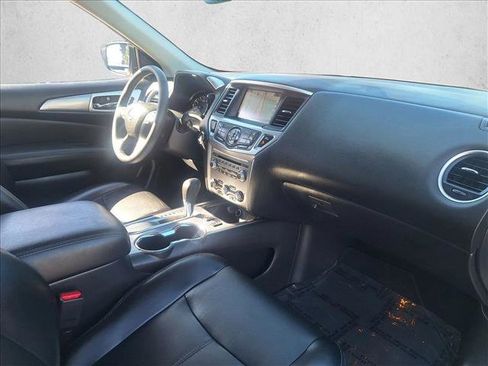 Used 2019 Nissan Pathfinder SL image 20