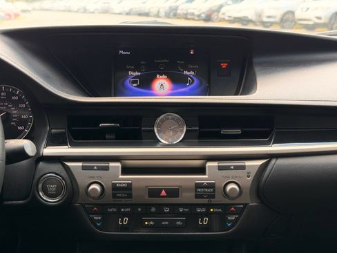 Used 2017 Lexus ES 350 w/ Accessory Package 2 FWD image 32