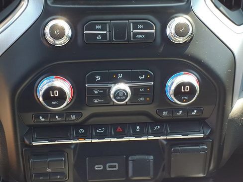 Used 2020 GMC Sierra 1500 SLT w/ SLT Premium Package AWD/4WD image 9