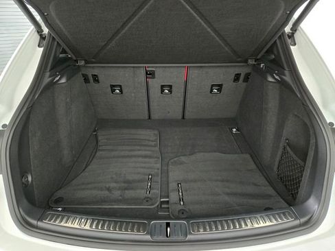 Used 2024 Porsche Macan image 20