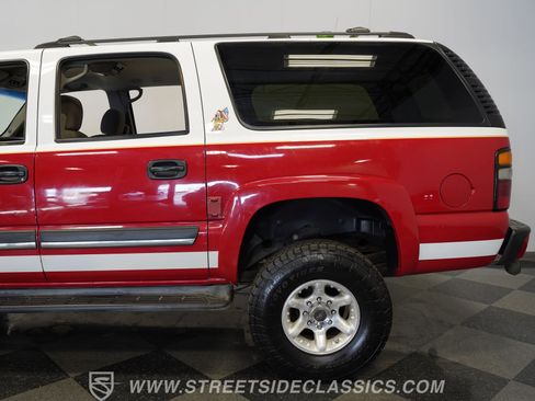 Used 2004 Chevrolet Suburban 2500 AWD/4WD image 25