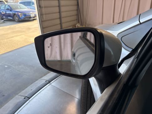 Used 2025 Nissan Versa SV w/ Trunk Package image 16