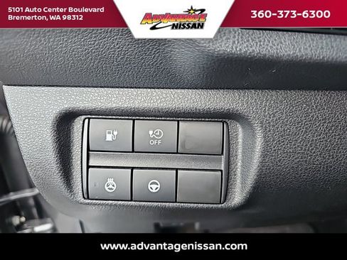 Used 2020 Nissan Leaf SV w/ SV Technology Package image 12