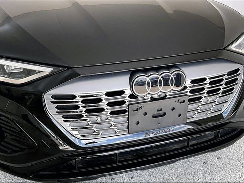 Used 2024 Audi Q8 e-tron Premium Plus w/ Premium Plus Package AWD/4WD image 37