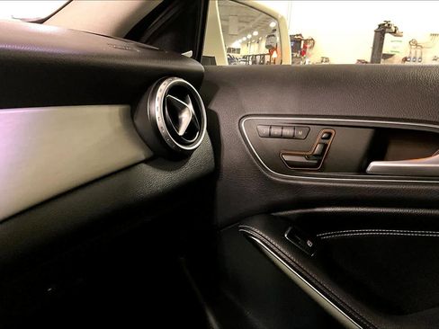 Used 2015 Mercedes-Benz GLA 250 image 26