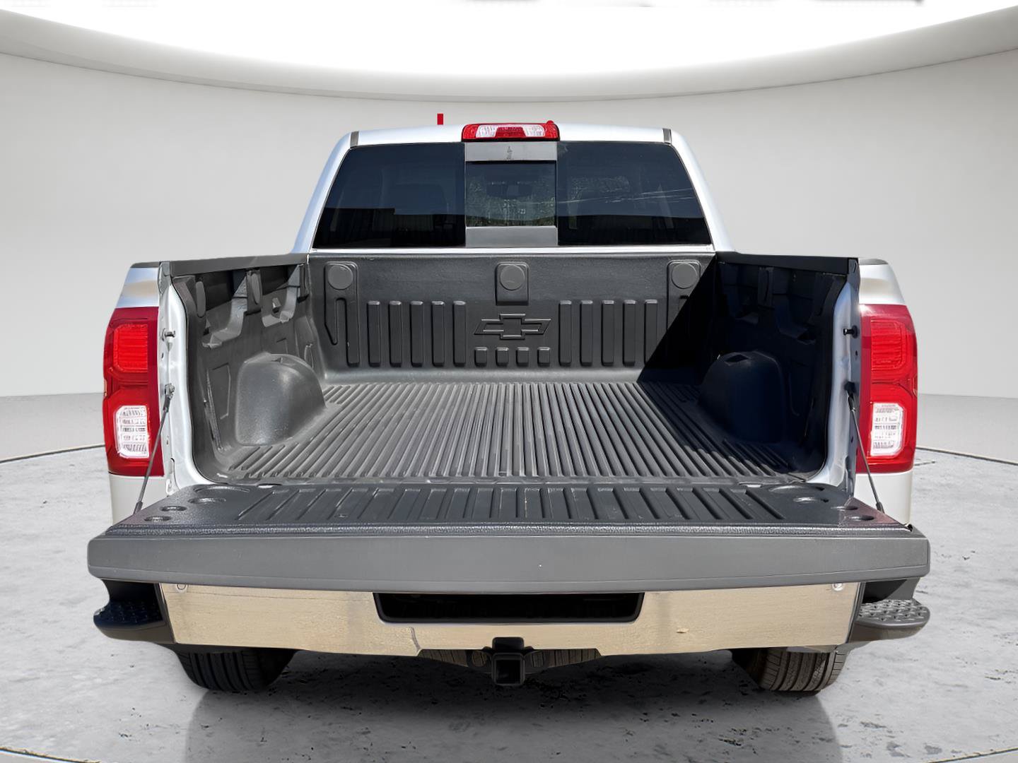 Used 2018 Chevrolet Silverado 1500 LTZ w/ LTZ Plus Package AWD/4WD image 29