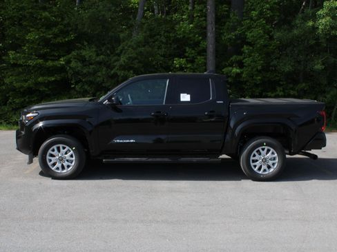 New 2026 Toyota Tacoma SR5 AWD/4WD image 5