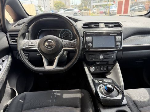 Used 2018 Nissan Leaf SV w/ SV All Weather Package FWD image 10