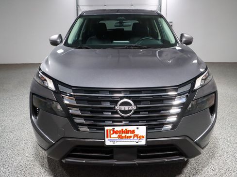 Used 2024 Nissan Rogue SV FWD image 4