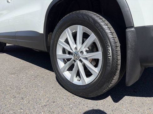 Used 2017 Volkswagen Tiguan S AWD/4WD image 4