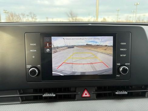 Used 2025 Kia Sportage LX image 22