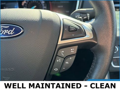 Used 2017 Ford Fusion SE w/ Fusion SE Technology Package image 9