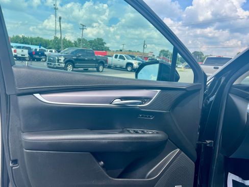 Used 2018 Cadillac XT5 Luxury w/ Driver Awareness Package FWD image 10
