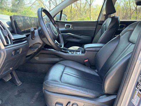 Used 2024 Kia Sorento S image 29