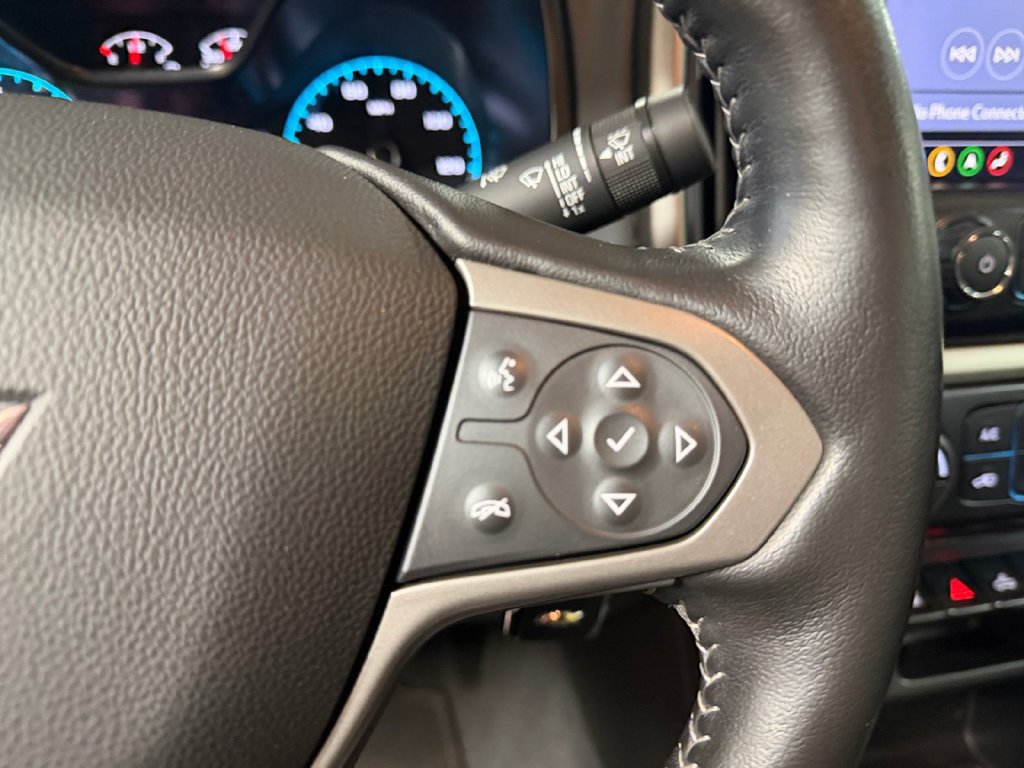 Used 2020 Chevrolet Colorado Z71 AWD/4WD image 32