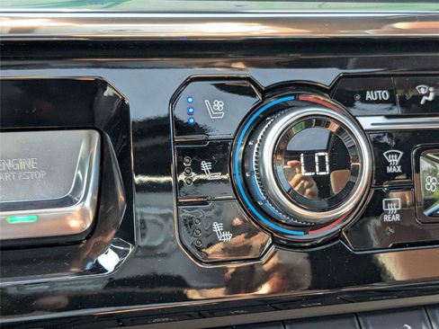 Used 2025 GMC Sierra 3500 Denali Ultimate image 23