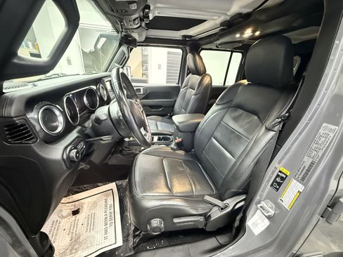 Used 2021 Jeep Wrangler Unlimited Sahara image 11