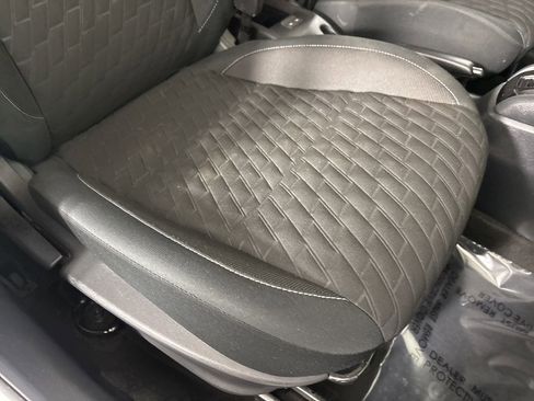 Used 2022 Nissan Kicks S image 26