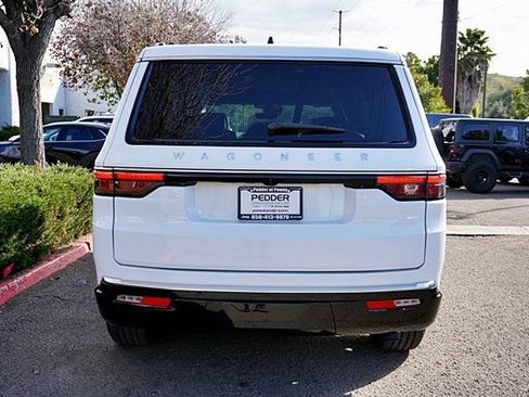 Certified 2025 Jeep Wagoneer Series II image 9