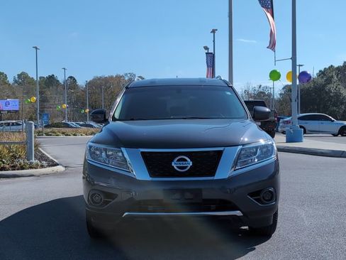 Used 2013 Nissan Pathfinder SV image 10