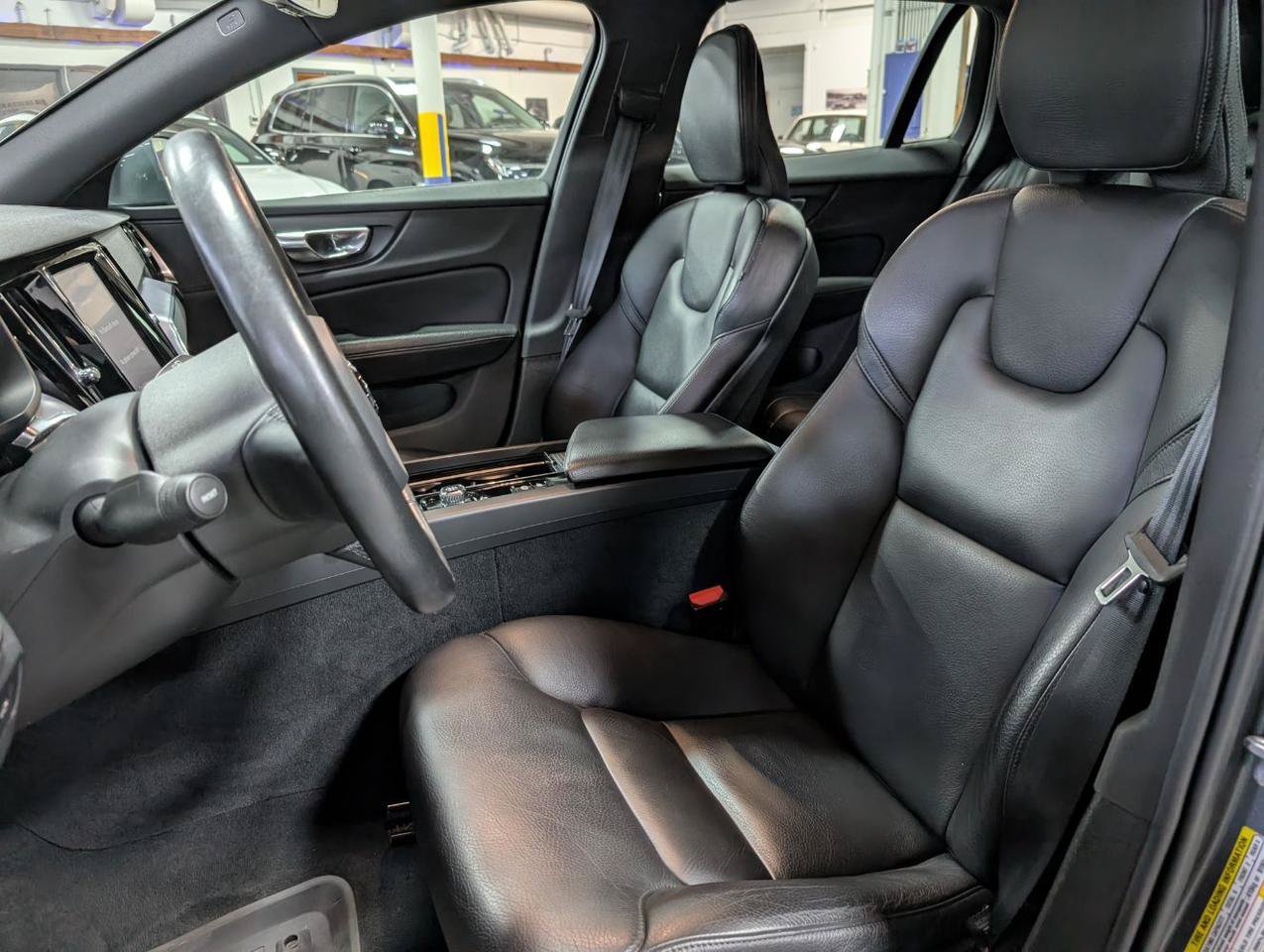Used 2020 Volvo V60 T5 Momentum FWD image 5