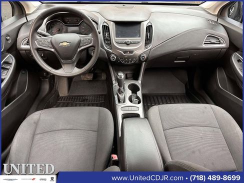 Used 2017 Chevrolet Cruze LT w/ Convenience Package image 14