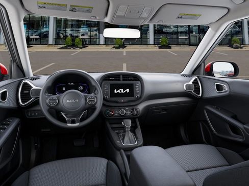 Used 2025 Kia Soul LX image 17