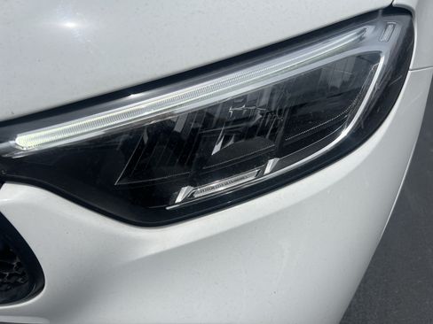 Used 2025 Mercedes-Benz GLC 300 4MATIC image 6