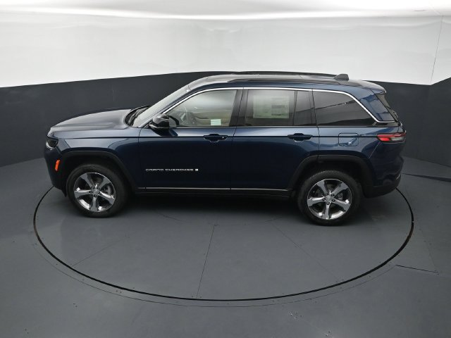 New 2026 Jeep Grand Cherokee Limited w/ Trailer Tow Package AWD/4WD image 15