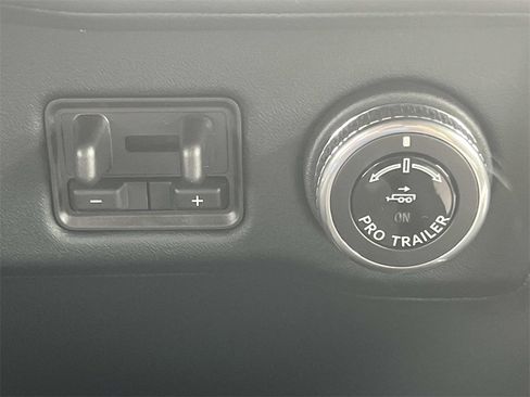 New 2025 Lincoln Navigator Reserve w/ Jet Appearance Package image 28