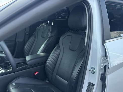 Used 2025 Hyundai Elantra Limited image 10