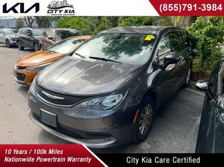 Used 2021 Chrysler Voyager L image 1