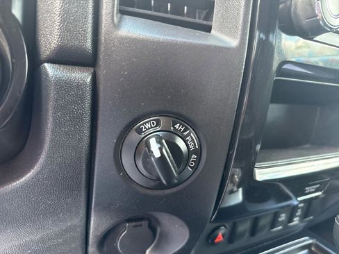 Used 2015 Nissan Titan SV w/ SV Value Truck Package AWD/4WD image 21