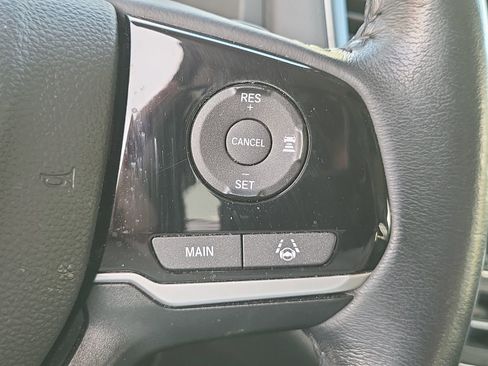 Certified 2022 Honda Pilot Touring image 10