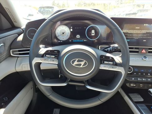 New 2026 Hyundai Elantra Limited FWD image 10
