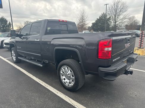 Used 2016 GMC Sierra 2500 Denali image 3