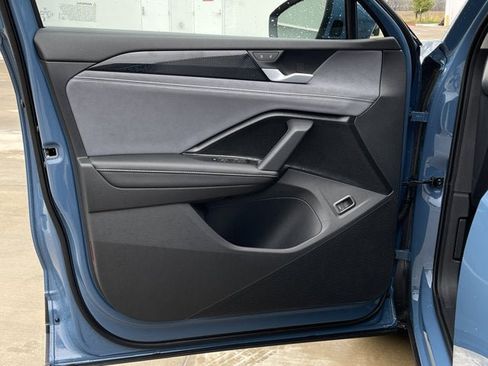 New 2026 Volkswagen Tiguan SE image 9