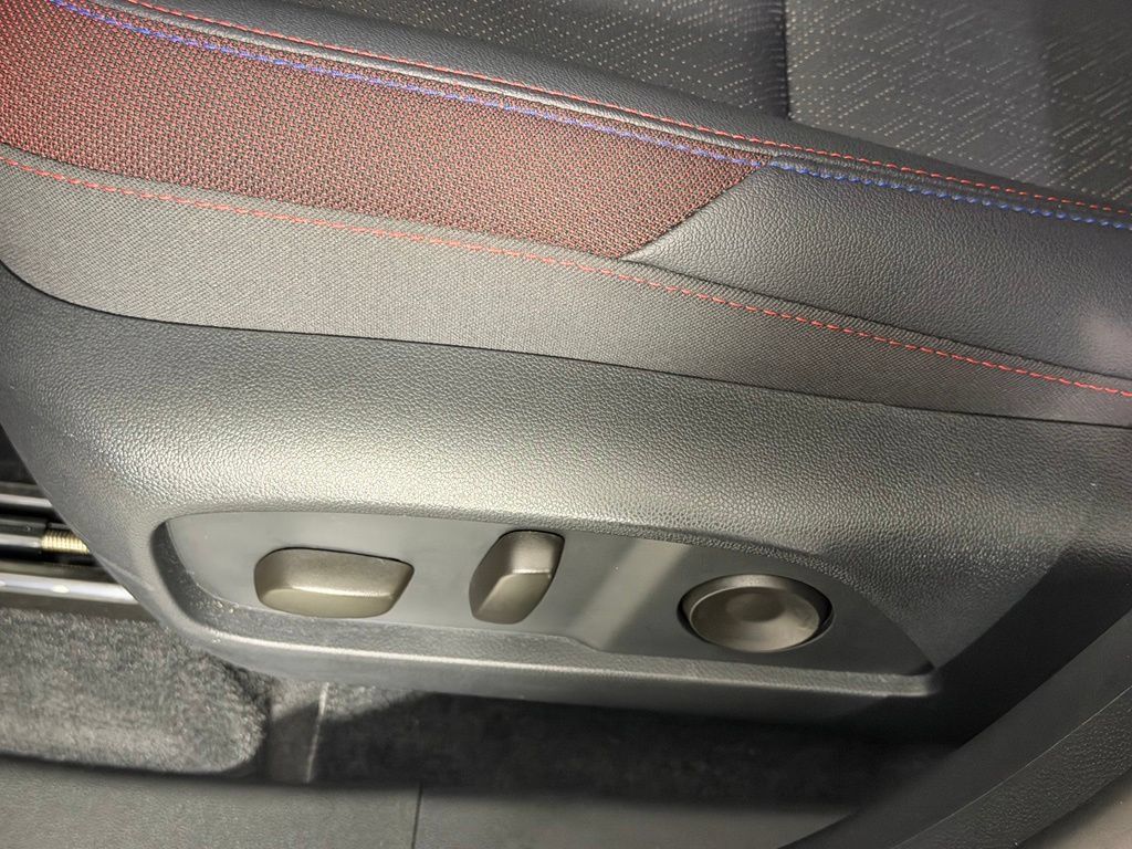Used 2026 Chevrolet Equinox RS w/ LPO, Floor Liner Package FWD image 20