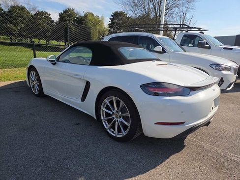 Used 2017 Porsche 718 Boxster image 3