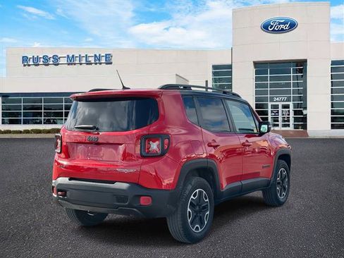 Used 2015 Jeep Renegade Trailhawk image 4