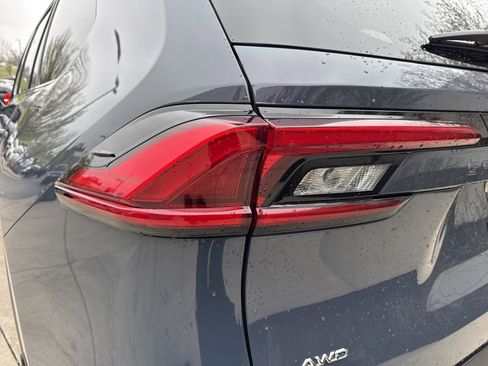 Used 2024 Toyota Grand Highlander Limited image 12