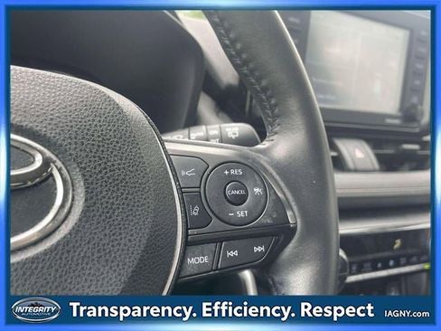 Used 2021 Toyota RAV4 XLE w/ XLE Grade Weather Package AWD/4WD image 21