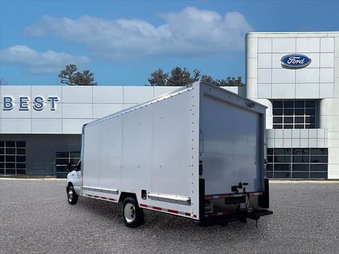 Used 2024 Ford E-350 and Econoline 350 Super Duty w/ Driver's Safety Package RWD image 6
