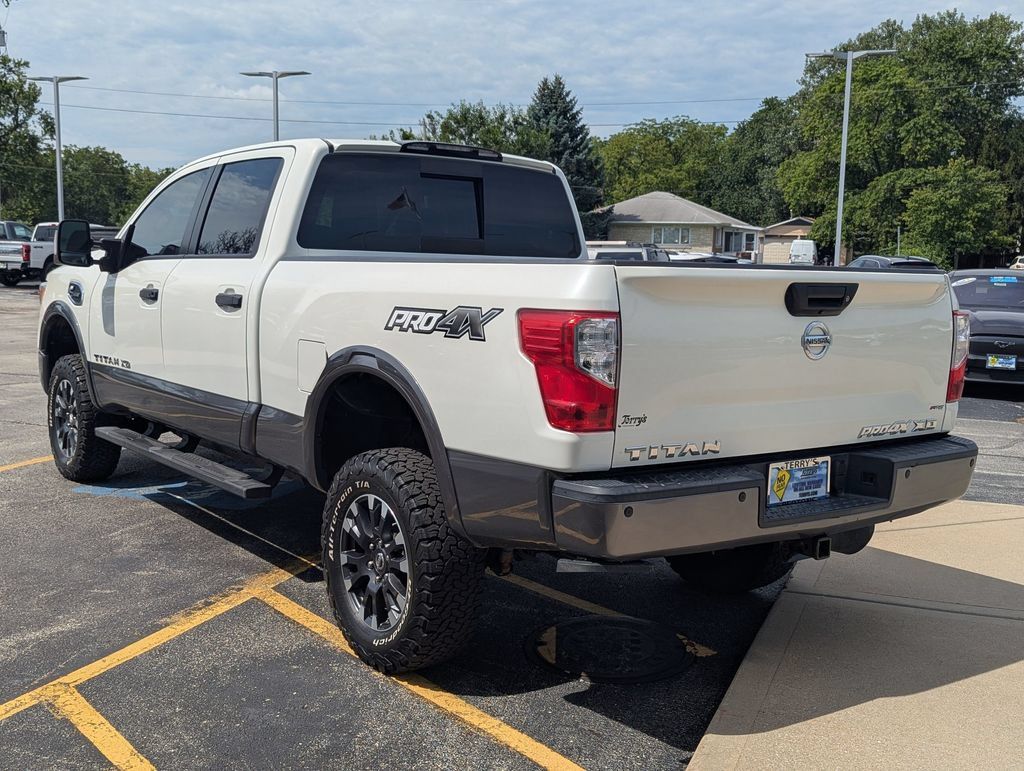 Used 2018 Nissan Titan PRO-4X w/ Pro-4x Convenience Package AWD/4WD image 5