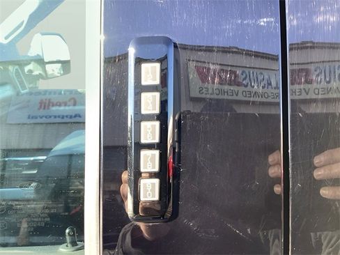 Used 2022 Ford F250 Lariat w/ Chrome Package image 13