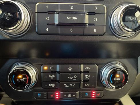 Used 2020 Ford F150 Lariat w/ Equipment Group 502A Luxury image 28