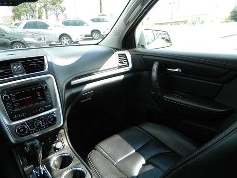 Used 2017 GMC Acadia Limited SLT image 19