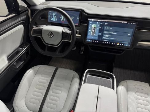 Used 2024 Rivian R1S Adventure AWD/4WD image 8