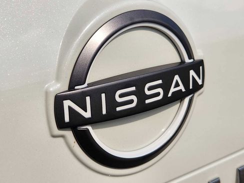 Used 2023 Nissan Rogue SV FWD image 12